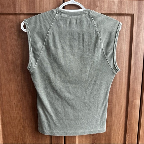 Abercrombie & Fitch Essential Tuckable Shell Rib Tee | small - Picture 4 of 4